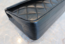 Load image into Gallery viewer, CHANEL Matelasse chain shoulder bag Lambskin Black/Gold hadware Shoulder bag 700080113