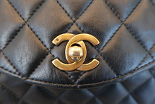 Load image into Gallery viewer, CHANEL Matelasse chain shoulder bag Lambskin Black/Gold hadware Shoulder bag 700090190