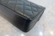 Load image into Gallery viewer, CHANEL Matelasse chain shoulder bag Lambskin Black/Gold hadware Shoulder bag 700080113