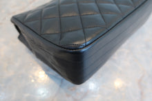 Load image into Gallery viewer, CHANEL Matelasse chain shoulder bag Lambskin Black/Gold hadware Shoulder bag 700080113