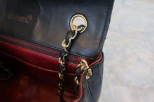 Load image into Gallery viewer, CHANEL Matelasse chain shoulder bag Lambskin Black/Gold hadware Shoulder bag 700080113