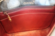 Load image into Gallery viewer, CHANEL Matelasse chain shoulder bag Lambskin Black/Gold hadware Shoulder bag 700090190