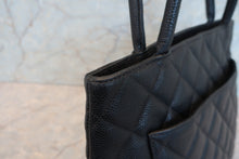 Load image into Gallery viewer, CHANEL Medallion Tote Caviar skin Black/Silver hadware Tote bag 700080197