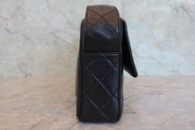 将图片加载到图库查看器,CHANEL/香奈儿 CF 流苏 肩背包 羊皮 Black/Gold hadware(黑色/金色金属) 肩背包 800090068