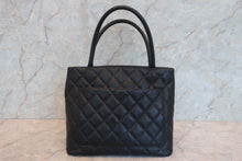 Load image into Gallery viewer, CHANEL Medallion Tote Caviar skin Black/Silver hadware Tote bag 700080197