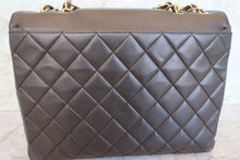 Load image into Gallery viewer, CHANEL Matelasse chain shoulder bag Lambskin Brown/Gold hadware Shoulder bag 700090163