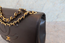 Load image into Gallery viewer, CHANEL Matelasse chain shoulder bag Lambskin Brown/Gold hadware Shoulder bag 700090163