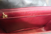 Load image into Gallery viewer, CHANEL Matelasse chain shoulder bag Lambskin Black/Gold hadware Shoulder bag 700120101