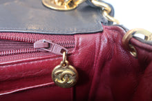 Load image into Gallery viewer, CHANEL Matelasse chain shoulder bag Lambskin Black/Gold hadware Shoulder bag 700120101