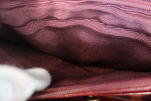 Load image into Gallery viewer, CHANEL Matelasse chain shoulder bag Lambskin Black/Gold hadware Shoulder bag 700120101