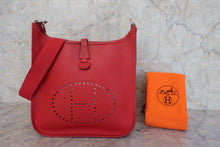 将图片加载到图库查看器,HERMES EVELYNE1 PM Graine Couchevel leather Rouge vif □H刻印 Shoulder bag 800020007