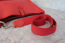 将图片加载到图库查看器,HERMES EVELYNE1 PM Graine Couchevel leather Rouge vif □H刻印 Shoulder bag 800020007