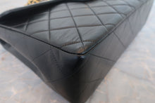Load image into Gallery viewer, CHANEL Medium Matelasse single flap chain shoulder bag Lambskin Black/Gold hadware Shoulder bag 700120157