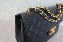 Load image into Gallery viewer, CHANEL Big Matelasse Single flap chain shoulder bag Lambskin Black/Gold hadware Shoulder bag 700090180