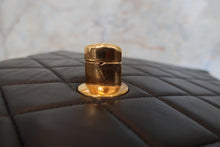 Load image into Gallery viewer, CHANEL Medium Matelasse single flap chain shoulder bag Lambskin Black/Gold hadware Shoulder bag 700120157