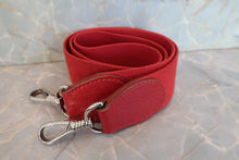 将图片加载到图库查看器,HERMES EVELYNE1 PM Graine Couchevel leather Rouge vif □H刻印 Shoulder bag 800020007