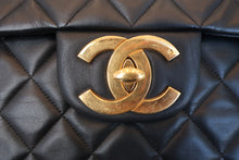 Load image into Gallery viewer, CHANEL Big Matelasse Single flap chain shoulder bag Lambskin Black/Gold hadware Shoulder bag 700090180
