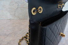 Load image into Gallery viewer, CHANEL Medium Matelasse single flap chain shoulder bag Lambskin Black/Gold hadware Shoulder bag 700120157