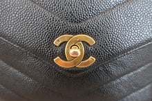 画像をギャラリービューアに読み込む, CHANEL/シャネル Vステッチチェーンショルダーバッグ キャビアスキン ブラック/ゴールド金具 ショルダーバッグ 800010177