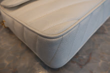 Load image into Gallery viewer, CHANEL  Bias stitch chain shoulder bag Caviar skin White/Gold hadware Shoulder bag 700080101