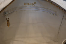 Load image into Gallery viewer, CHANEL  Bias stitch chain shoulder bag Caviar skin White/Gold hadware Shoulder bag 700080101