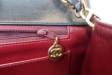 Load image into Gallery viewer, CHANEL  Diana matelasse chain shoulder bag Lambskin Black/Gold hadware Shoulder bag 700090239