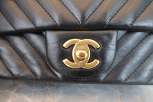 画像をギャラリービューアに読み込む, CHANEL/シャネル Vステッチチェーンショルダーバッグ ラムスキン ブラック/ゴールド金具 ショルダーバッグ 800070101