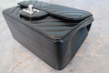 Load image into Gallery viewer, CHANEL  V-Stitch chain shoulder bag Lambskin Black/Silver hadware Shoulder bag 700100029