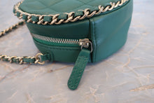 画像をギャラリービューアに読み込む, CHANEL/シャネル ココマークラウンドチェーンショルダーバッグ ラムスキン グリーン/ゴールド金具 ショルダーバッグ 700110042