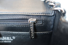 Load image into Gallery viewer, CHANEL  V-Stitch chain shoulder bag Lambskin Black/Silver hadware Shoulder bag 700100029