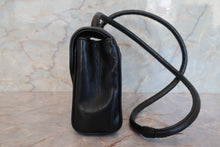 Load image into Gallery viewer, CHANEL  V-Stitch chain shoulder bag Lambskin Black/Gold hadware Shoulder bag 700080193