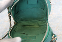 画像をギャラリービューアに読み込む, CHANEL/シャネル ココマークラウンドチェーンショルダーバッグ ラムスキン グリーン/ゴールド金具 ショルダーバッグ 700110042