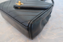 Load image into Gallery viewer, CHANEL  V-Stitch chain shoulder bag Lambskin Black/Gold hadware Shoulder bag 700080193