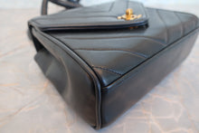 Load image into Gallery viewer, CHANEL  V-Stitch chain shoulder bag Lambskin Black/Gold hadware Shoulder bag 700080193