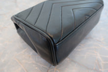 Load image into Gallery viewer, CHANEL  V-Stitch chain shoulder bag Lambskin Black/Gold hadware Shoulder bag 700080193