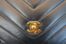 Load image into Gallery viewer, CHANEL  V-Stitch chain shoulder bag Lambskin Black/Gold hadware Shoulder bag 700080193