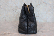 Load image into Gallery viewer, CHANEL Matelasse chain shoulder bag Caviar skin Black/Gold hadware Shoulder bag 800040089