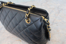Load image into Gallery viewer, CHANEL Matelasse chain shoulder bag Caviar skin Black/Gold hadware Shoulder bag 800040089