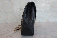 Load image into Gallery viewer, CHANEL Matelasse chain shoulder bag Lambskin Black/Gold hadware Shoulder bag 800070137