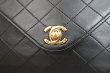 Load image into Gallery viewer, CHANEL Matelasse chain shoulder bag Lambskin Black/Gold hadware Shoulder bag 800070137