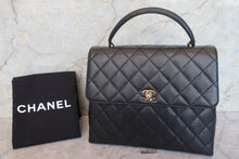 Load image into Gallery viewer, CHANEL Matelasse hand bag Caviar skin Black/Gold hadware Hand bag 700080195