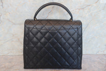 Load image into Gallery viewer, CHANEL Matelasse hand bag Caviar skin Black/Gold hadware Hand bag 700080195