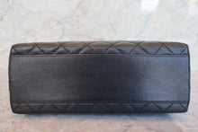 Load image into Gallery viewer, CHANEL Matelasse hand bag Caviar skin Black/Gold hadware Hand bag 700080195