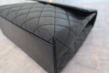 Load image into Gallery viewer, CHANEL Matelasse hand bag Caviar skin Black/Gold hadware Hand bag 700080195