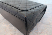 Load image into Gallery viewer, CHANEL Matelasse hand bag Caviar skin Black/Gold hadware Hand bag 700080195