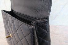 Load image into Gallery viewer, CHANEL Matelasse hand bag Caviar skin Black/Gold hadware Hand bag 700080195