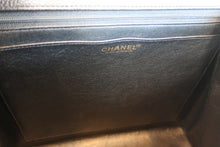 Load image into Gallery viewer, CHANEL Matelasse hand bag Caviar skin Black/Gold hadware Hand bag 700080195