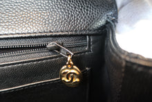 Load image into Gallery viewer, CHANEL Matelasse hand bag Caviar skin Black/Gold hadware Hand bag 700080195