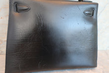 Load image into Gallery viewer, HERMES KELLY 28 Box carf leather Black 〇U Engraving Shoulder bag 700070192