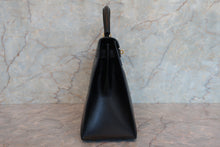 Load image into Gallery viewer, HERMES KELLY 28 Box carf leather Black 〇U Engraving Shoulder bag 700070192